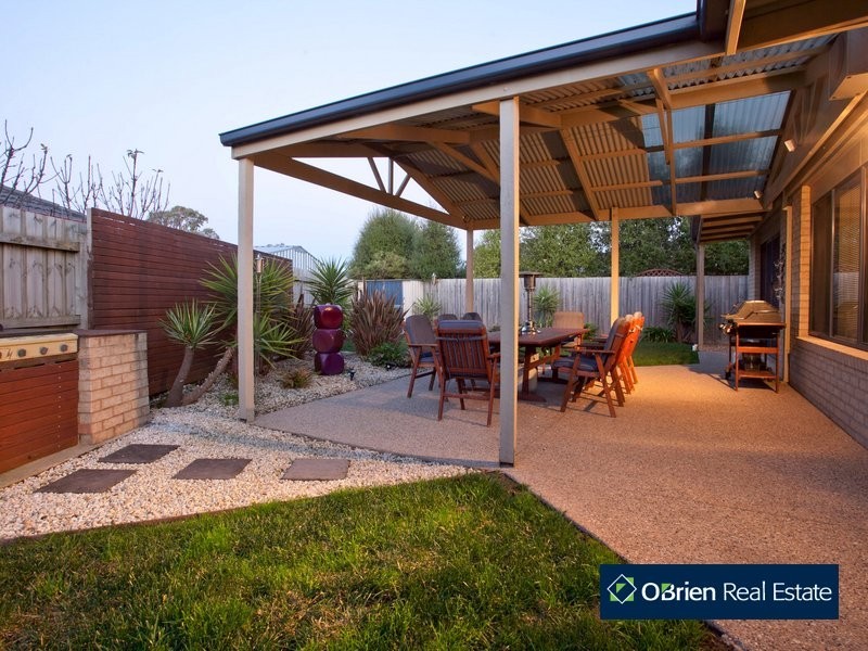 6 Harford Close, Lynbrook VIC 3975