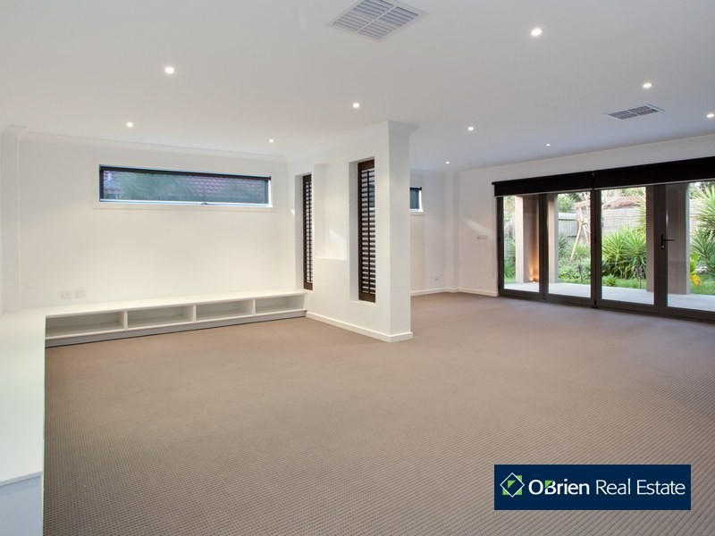9 Minak Close, Narre Warren South VIC 3805