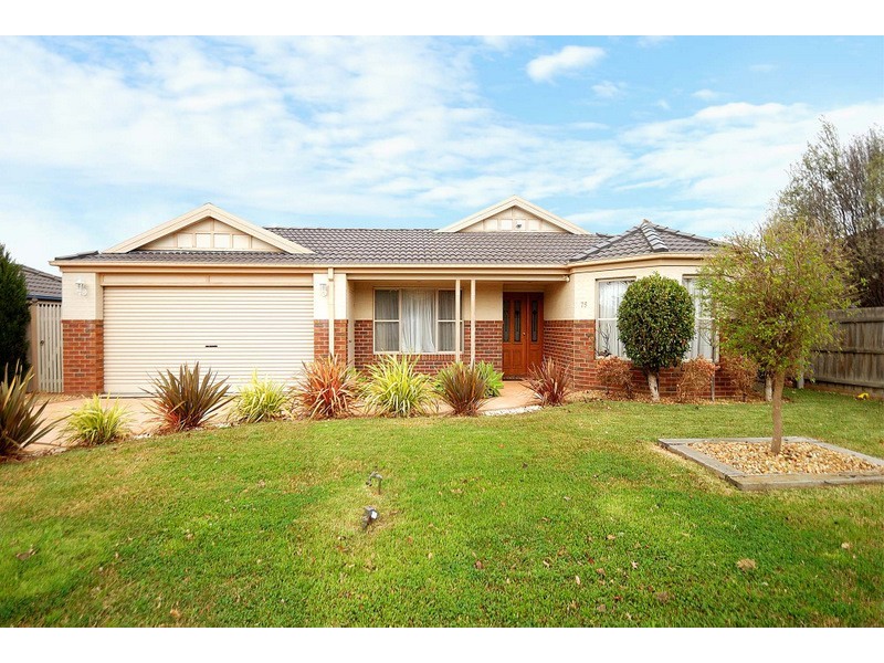 75 Streeton Way, Berwick VIC 3806