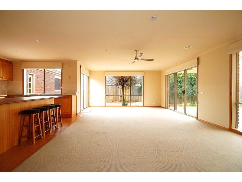 75 Streeton Way, Berwick VIC 3806