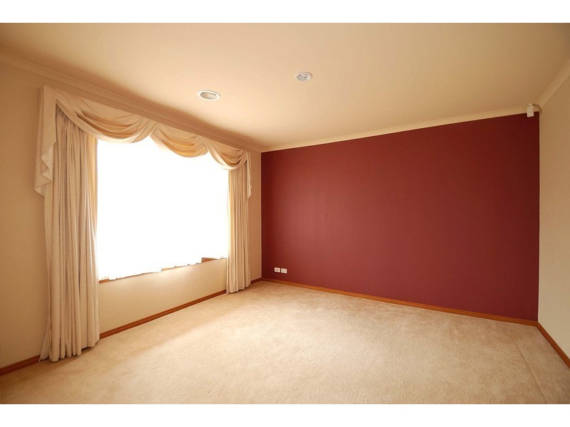 75 Streeton Way, Berwick VIC 3806