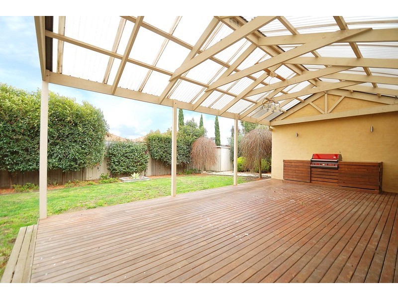 75 Streeton Way, Berwick VIC 3806