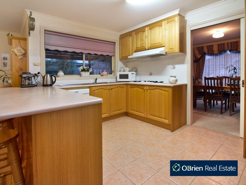 14 Delhuntly Rise, Narre Warren South VIC 3805