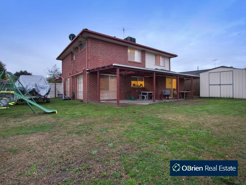 14 Delhuntly Rise, Narre Warren South VIC 3805