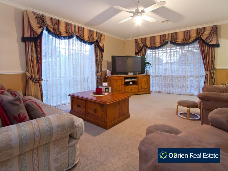 14 Delhuntly Rise, Narre Warren South VIC 3805