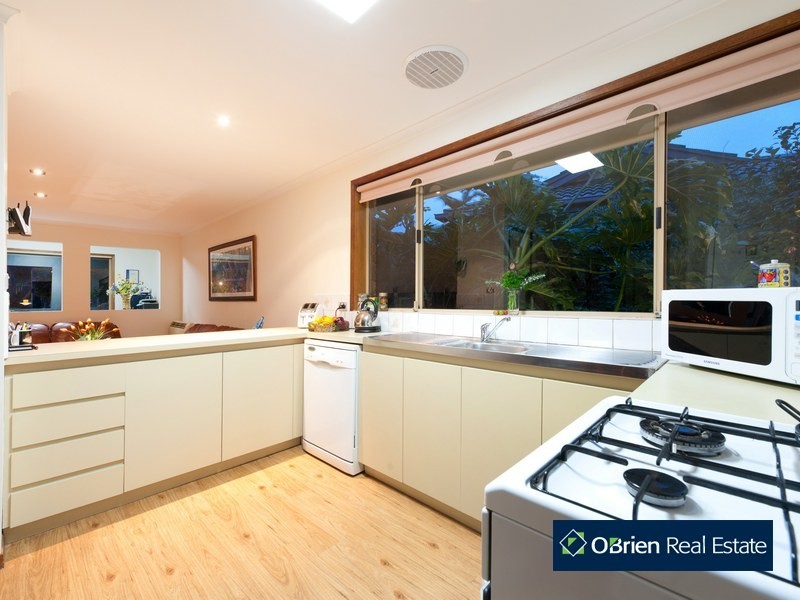 73 Cheviot Avenue, Berwick VIC 3806