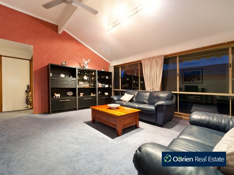 73 Cheviot Avenue, Berwick VIC 3806