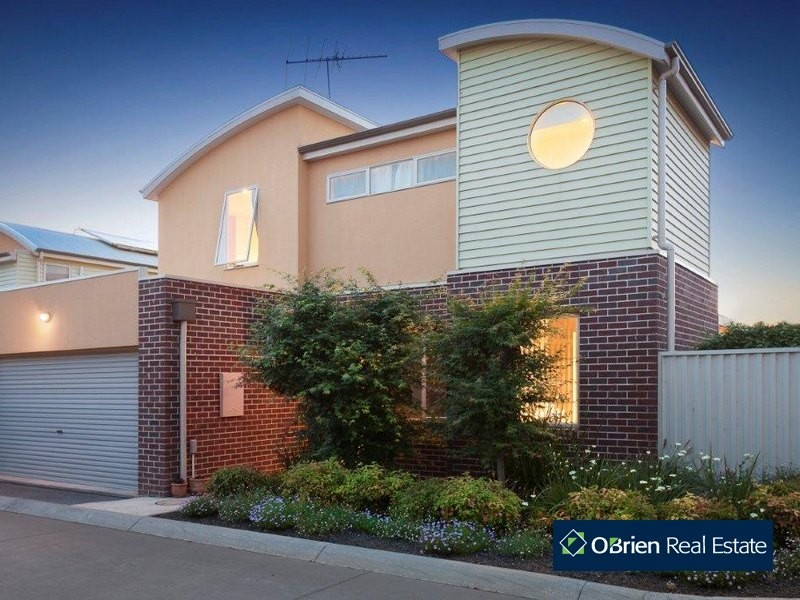 21 Flinders Chase, Pakenham VIC 3810