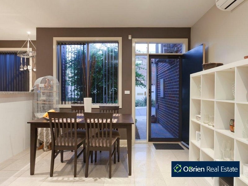21 Flinders Chase, Pakenham VIC 3810