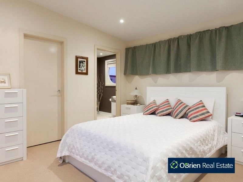 21 Flinders Chase, Pakenham VIC 3810