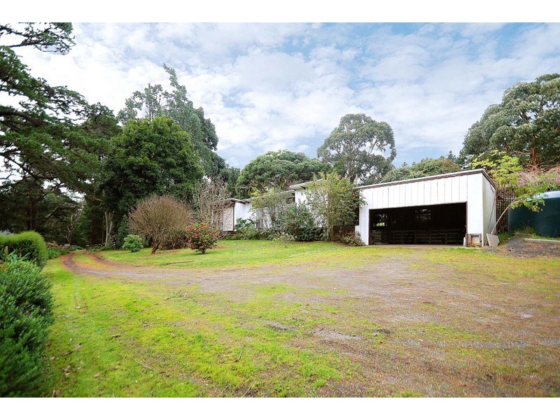 105 Lewis Road, Beaconsfield Upper VIC 3808