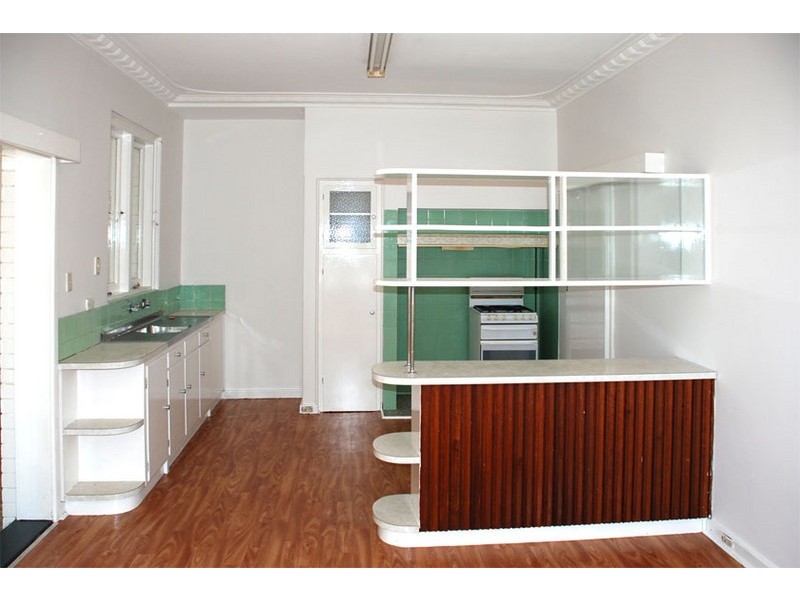 4 Phoenix Road, Spearwood WA 6163