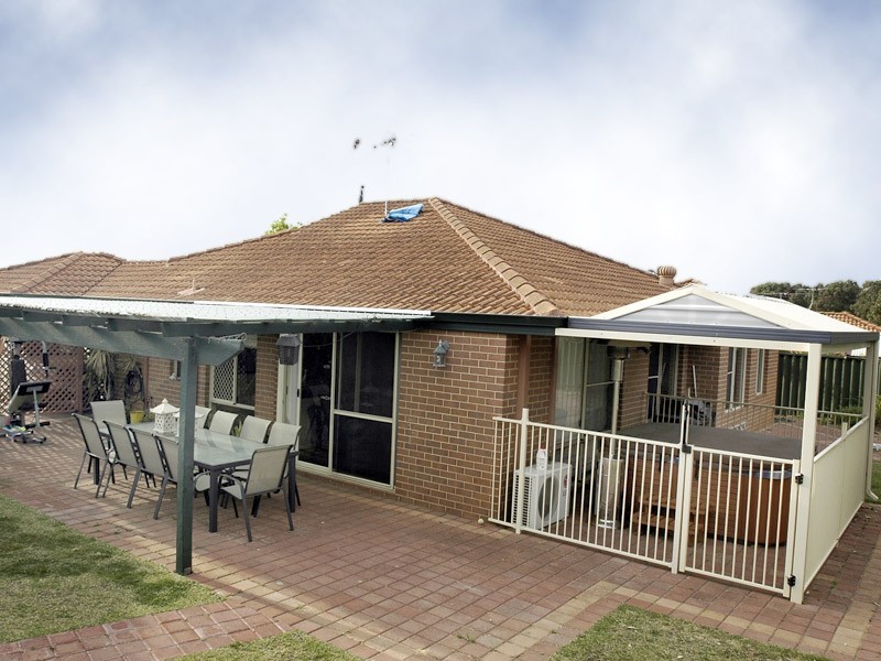 18 Aachen Crescent, Gwelup WA 6018