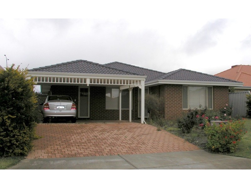 4 Turf Glen, Thornlie WA 6108