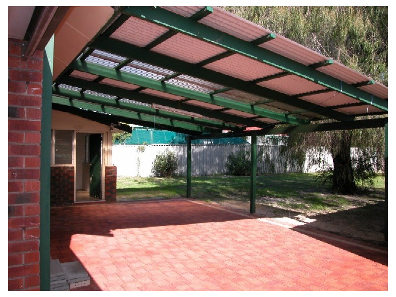 29 Thornlie Ave, Thornlie WA 6108