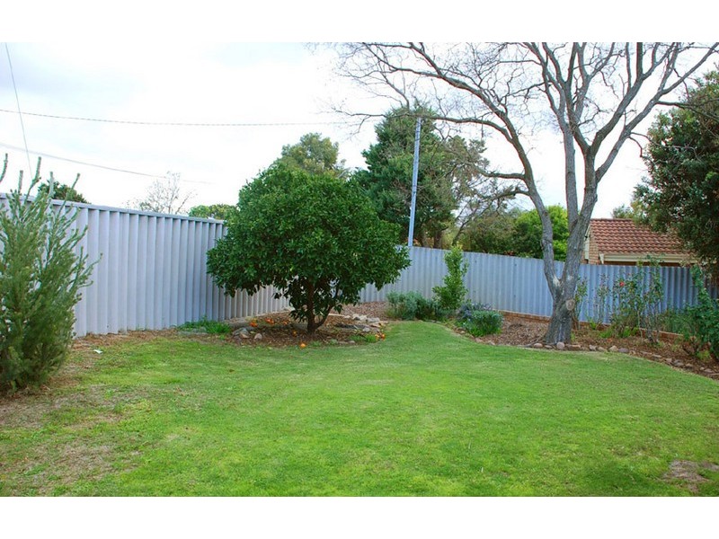 27 Glenmoy Ave, Willetton WA 6155