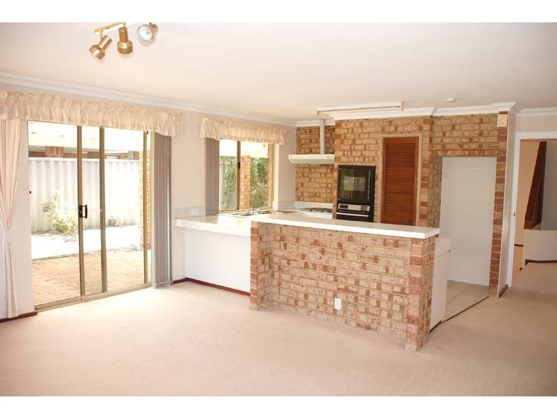 1 McKivett Crescent, Leeming WA 6149