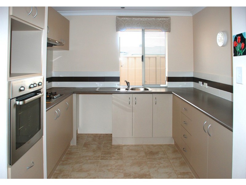 1/61 Canna Drive, Canning Vale WA 6155