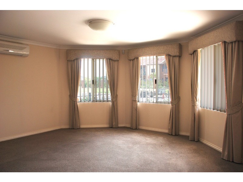 1/61 Canna Drive, Canning Vale WA 6155