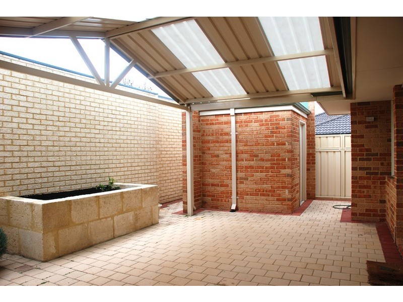 1/61 Canna Drive, Canning Vale WA 6155