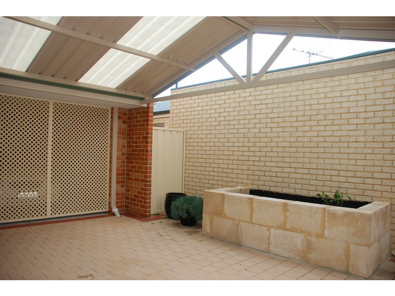 1/61 Canna Drive, Canning Vale WA 6155