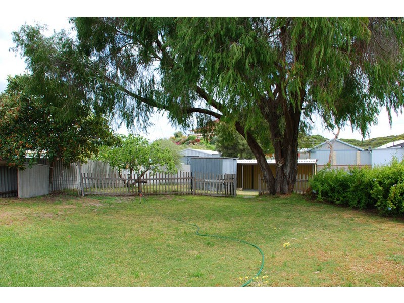 15 Farrington Road, Warnbro WA 6169