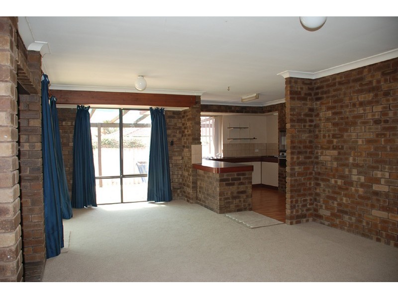 32 Garden Road, Spearwood WA 6163