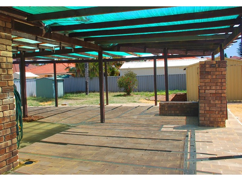 32 Garden Road, Spearwood WA 6163