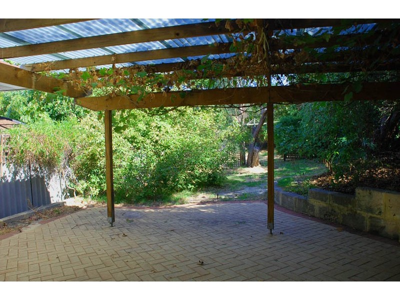 8b Springside Ave, Mount Pleasant WA 6153