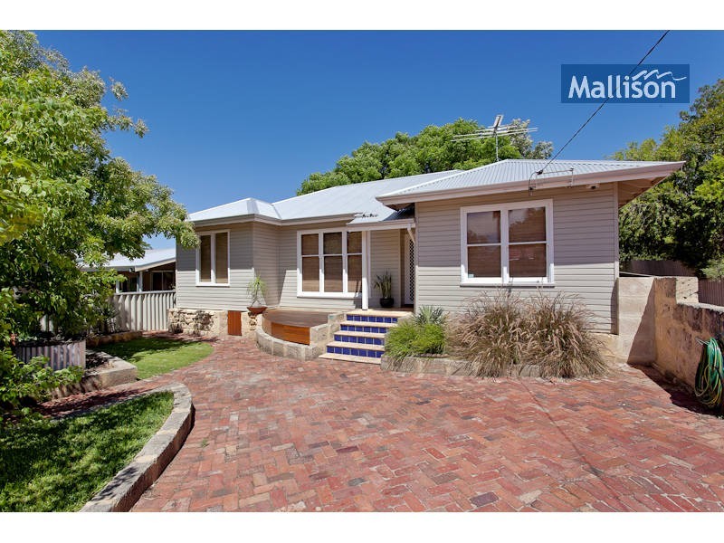 17a  Instone Street, Hilton WA 6163