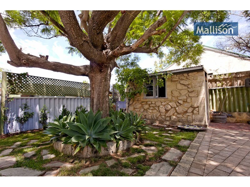 17a  Instone Street, Hilton WA 6163