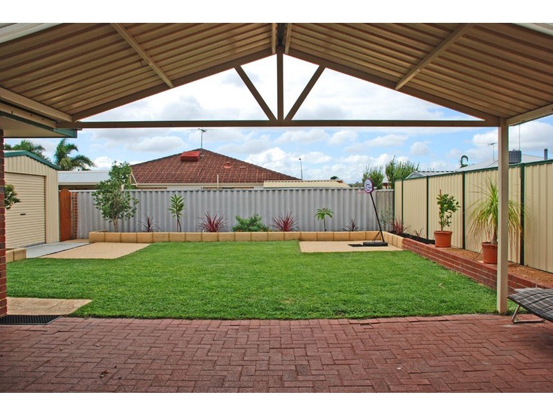 28 Cardiff Loop, Huntingdale WA 6110