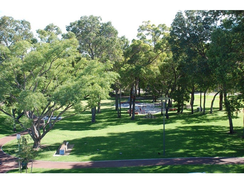 27 Alumni Terrace, Churchlands WA 6018