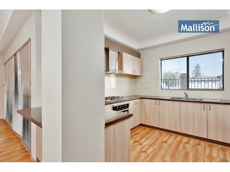 1/92  Parkin Street, Rockingham WA 6168