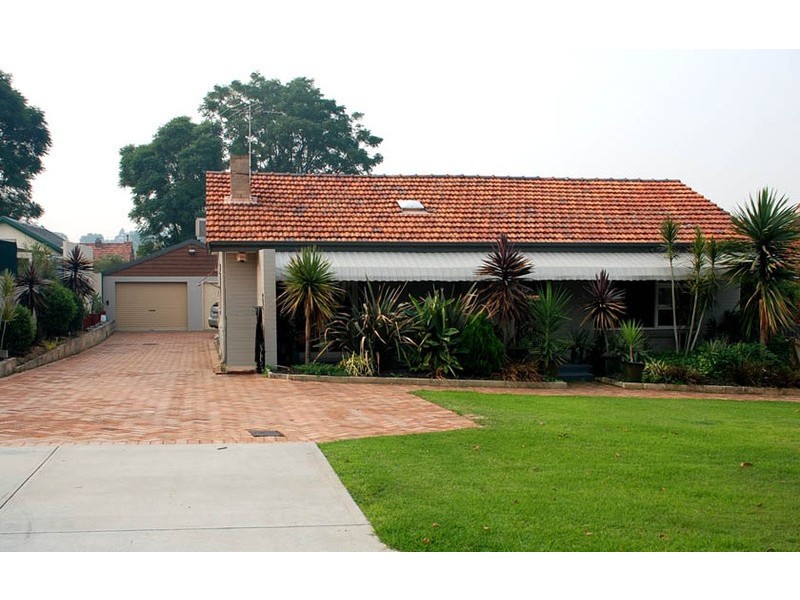 24 Clinton Avenue, St James WA 6102