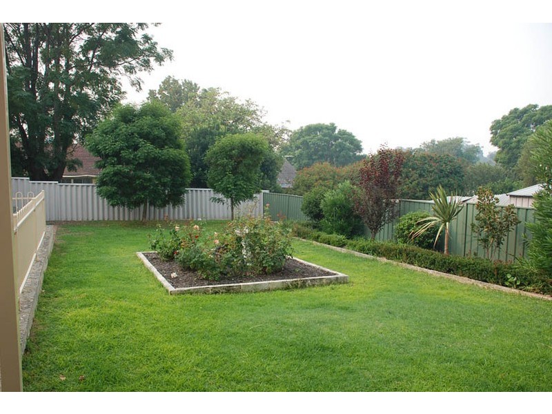 24 Clinton Avenue, St James WA 6102