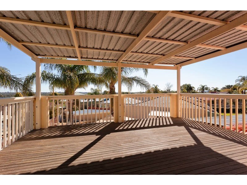 17 Clamp Court, Bibra Lake WA 6163