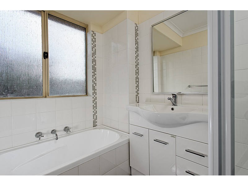 9/104 Forrest Road, Hamilton Hill WA 6163