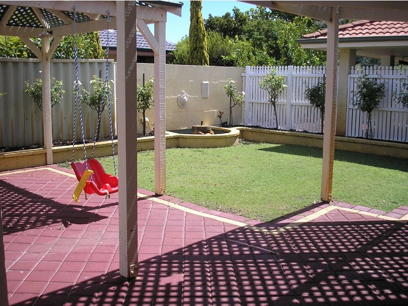 47 Brennan Ave, Canning Vale WA 6155