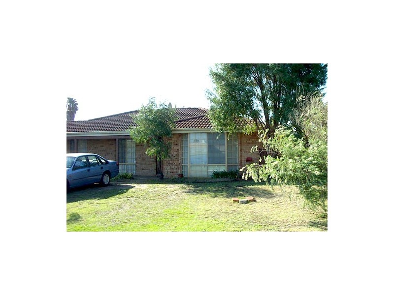 24 Broadwater Gardens, South Lake WA 6164