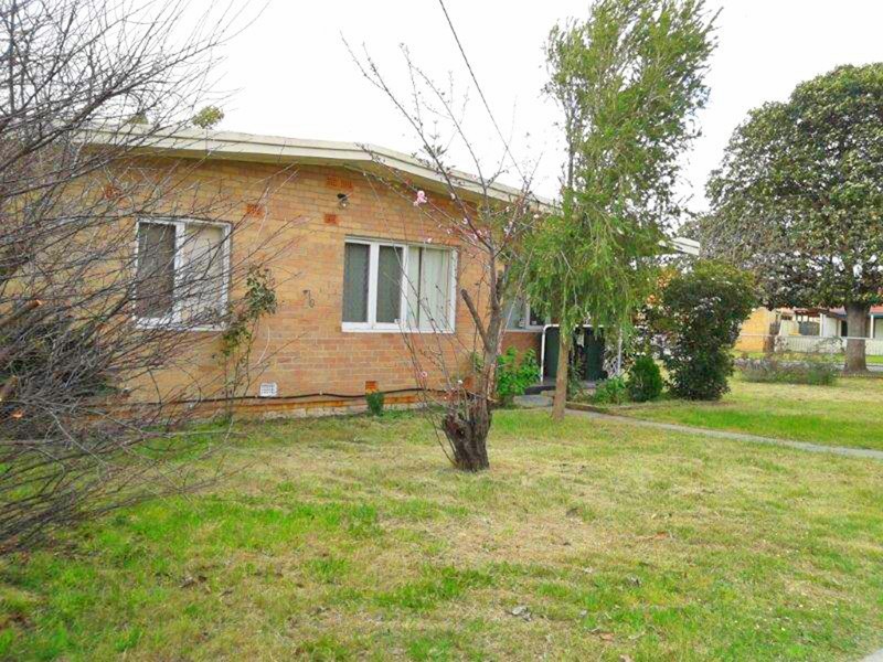 208 Hamilton Street, Queens Park WA 6107