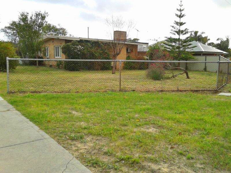 208 Hamilton Street, Queens Park WA 6107