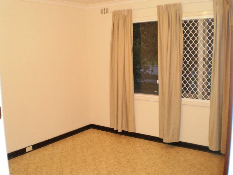 208 Hamilton Street, Queens Park WA 6107