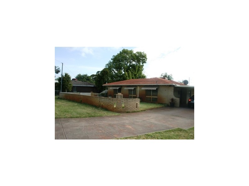 16 Parer Close, Thornlie WA 6108
