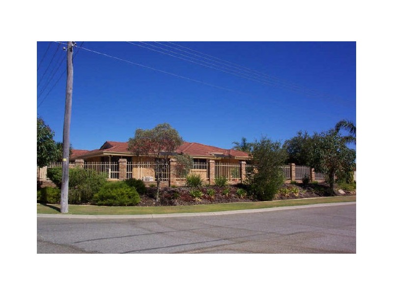 17 Pioneer Drive, Yangebup WA 6164