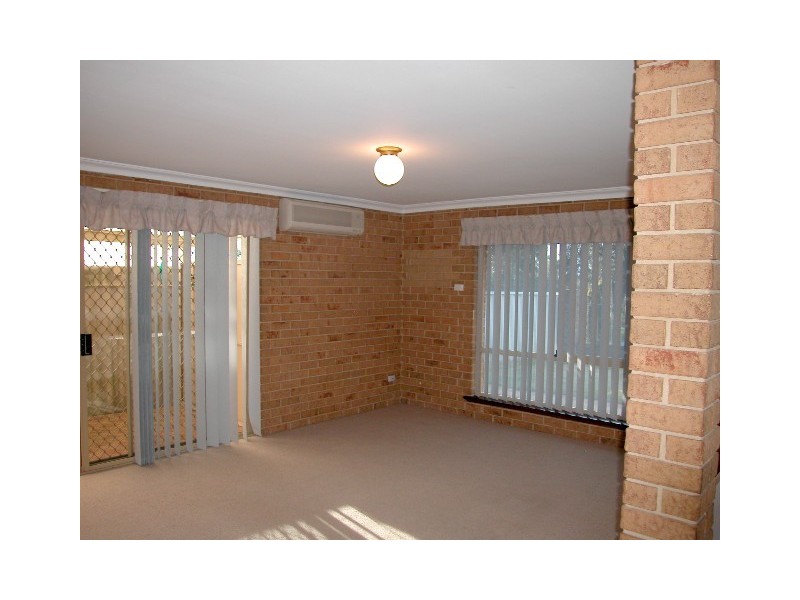 17 Pioneer Drive, Yangebup WA 6164