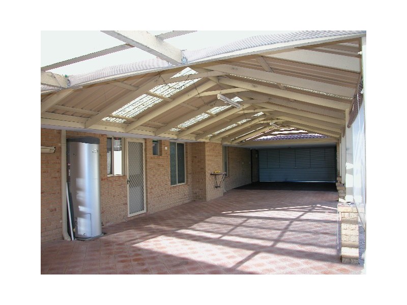 17 Pioneer Drive, Yangebup WA 6164