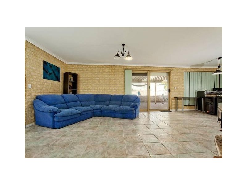 34 Williambury Drive, Yangebup WA 6164