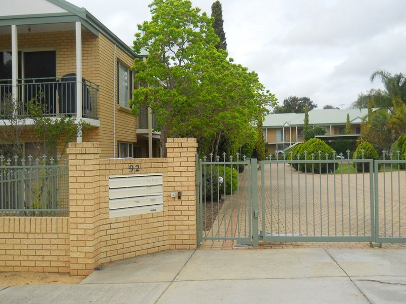 15/92 Gilbertson Road, Kardinya WA 6163