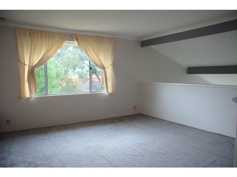 21 Stanley Grove, Winthrop WA 6150